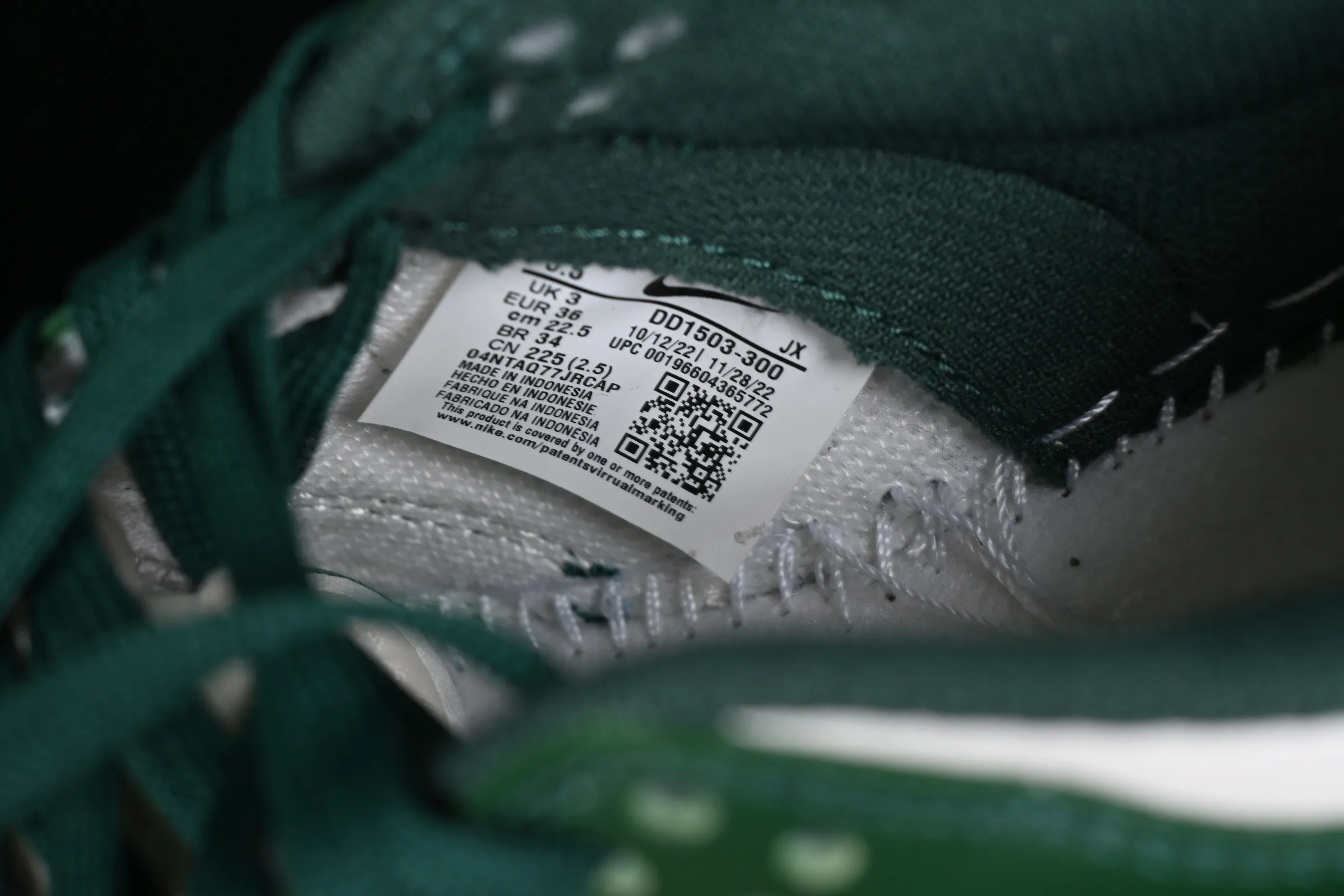 All Categories Nk SB Dunk Series Nk SB Dunk Low Low-top sneakers Cost-effective version Nk Dunk Low "Gorge Green" Retro white and green SB low-top sports and leisure sneakers DD1503-300